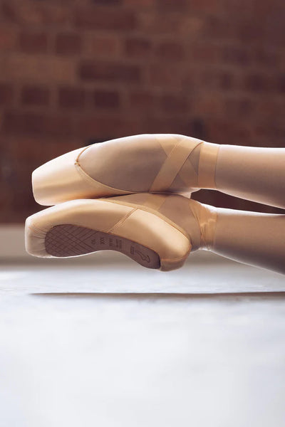 BLOCH EUROPEAN BALANCE POINTE SHOE - First Class Dancewear NQ