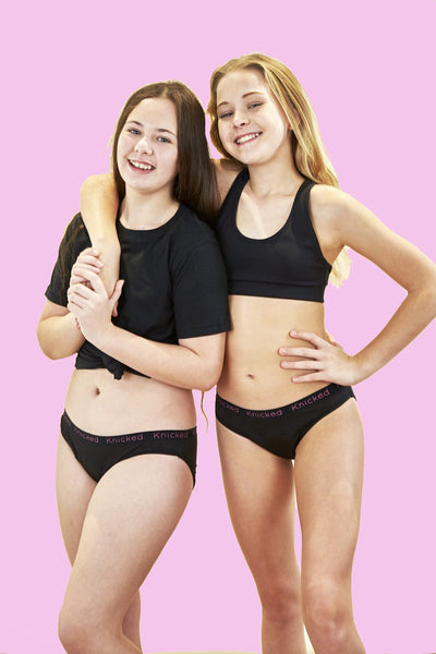 KNICKED ACTIVE STRETCH: OVERNIGHT/HEAVY ABSORBENCY
