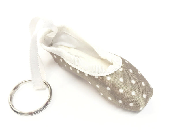 POINTE SHOE KEYRING - First Class Dancewear NQ