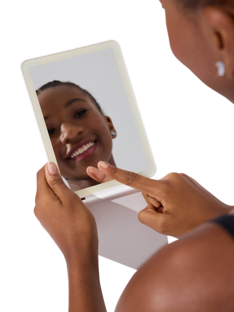 GLOW & GO TRAVEL LED MIRROR
